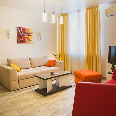 Apartments "Pleasure" เคียฟ ภายนอก รูปภาพ
