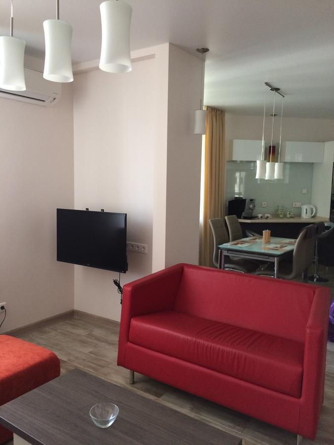 Apartments "Pleasure" เคียฟ ภายนอก รูปภาพ