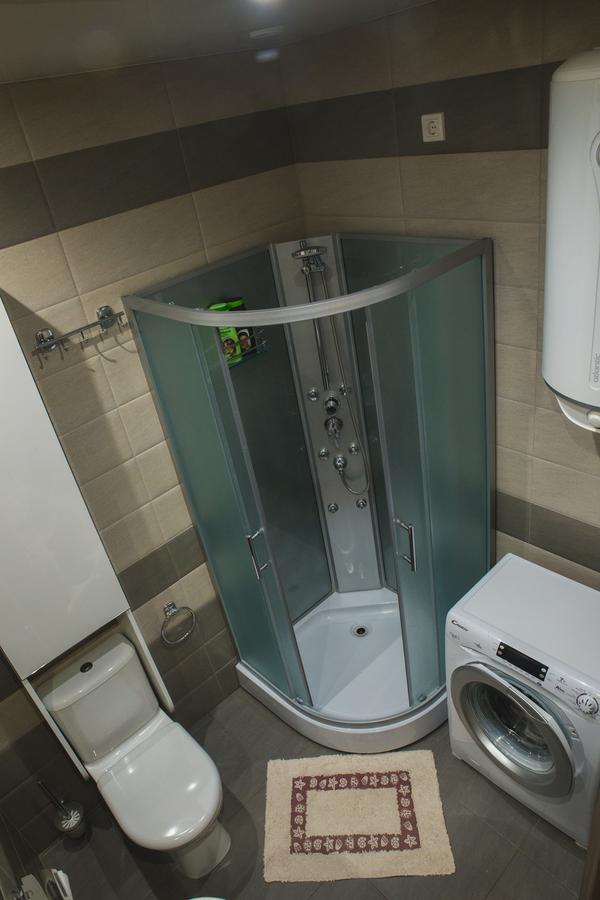 Apartments "Pleasure" เคียฟ ภายนอก รูปภาพ