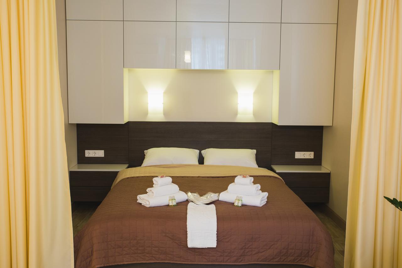 Apartments "Pleasure" เคียฟ ภายนอก รูปภาพ