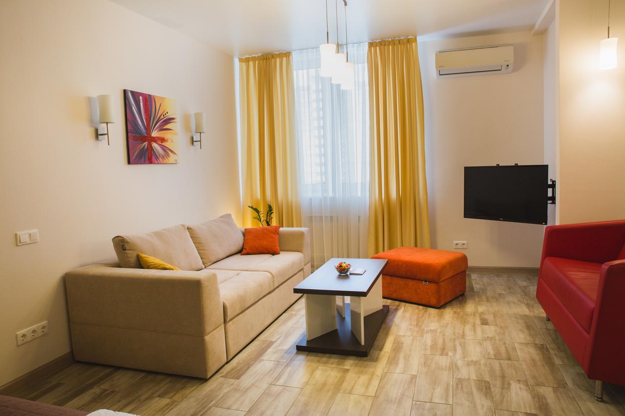 Apartments "Pleasure" เคียฟ ภายนอก รูปภาพ