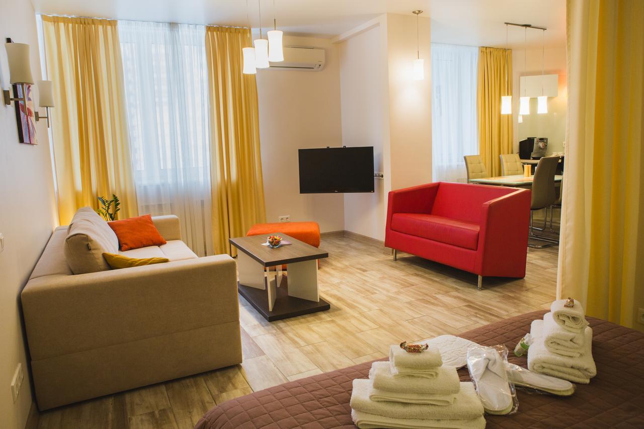 Apartments "Pleasure" เคียฟ ภายนอก รูปภาพ