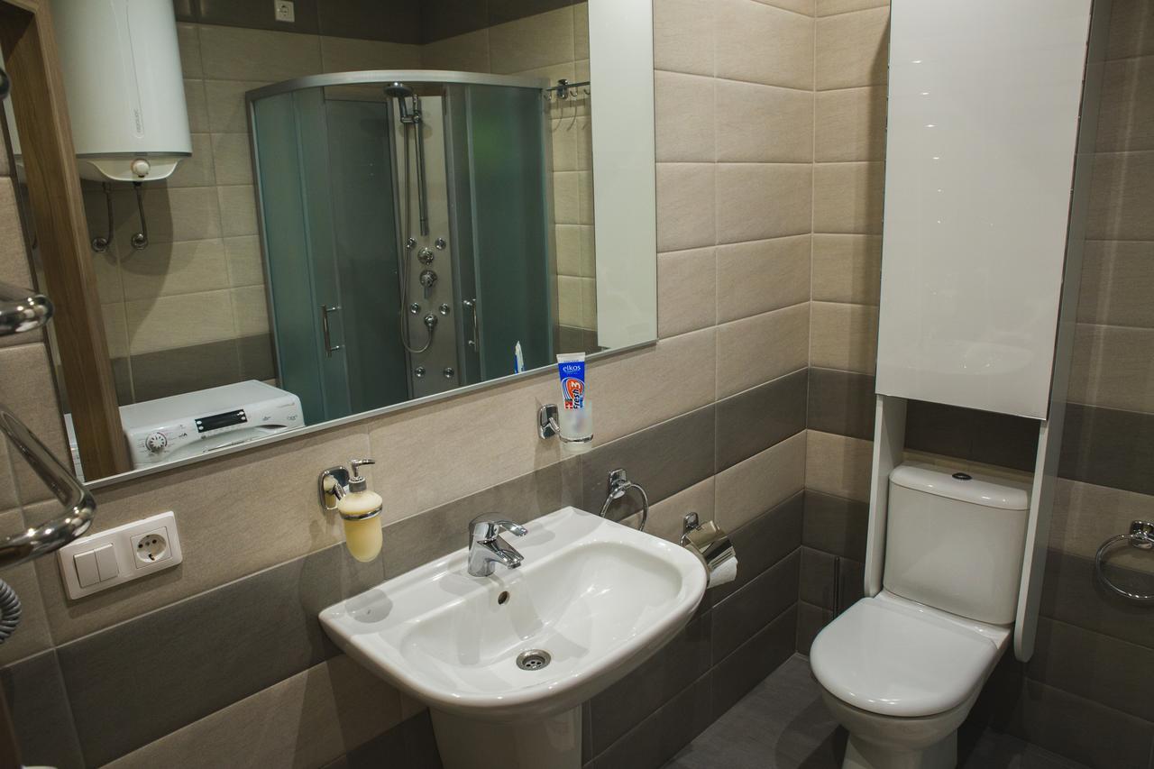 Apartments "Pleasure" เคียฟ ภายนอก รูปภาพ